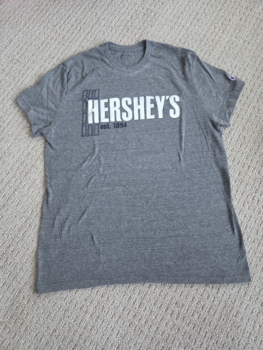Champion Hershey's Graphic T-Shirt Size Large
